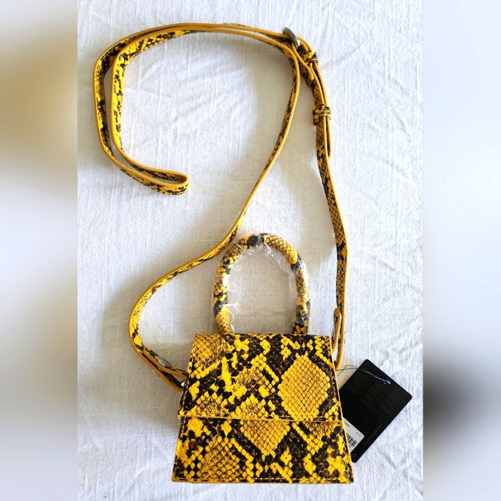 🌼 Adorable cross body 🌼